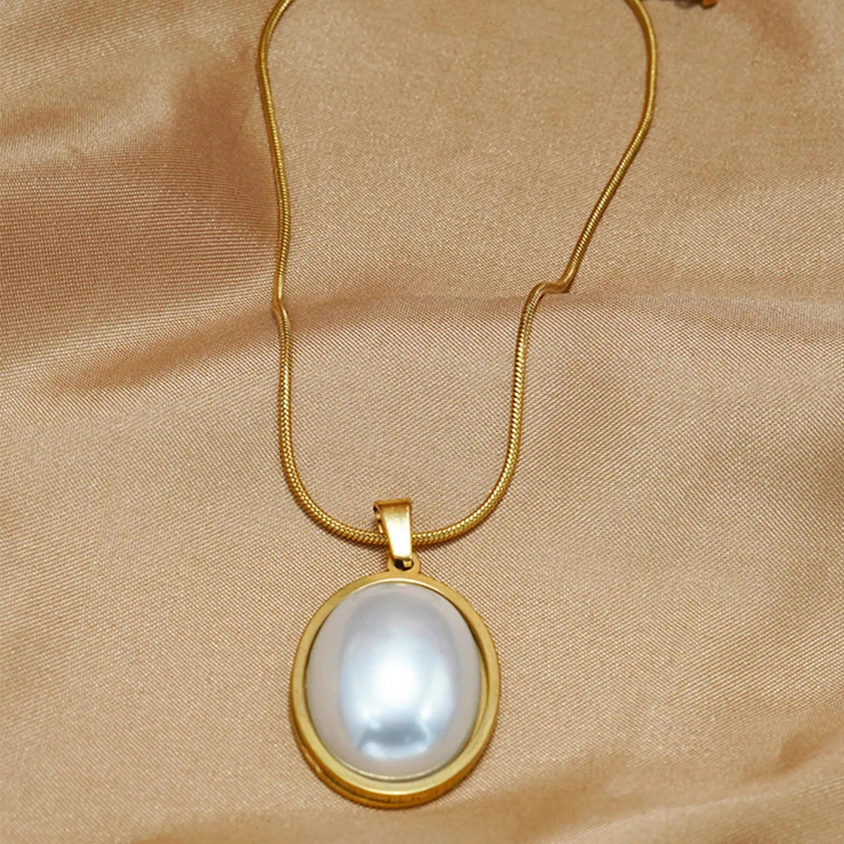 Lxalry Golden Oval Jewelry Set
