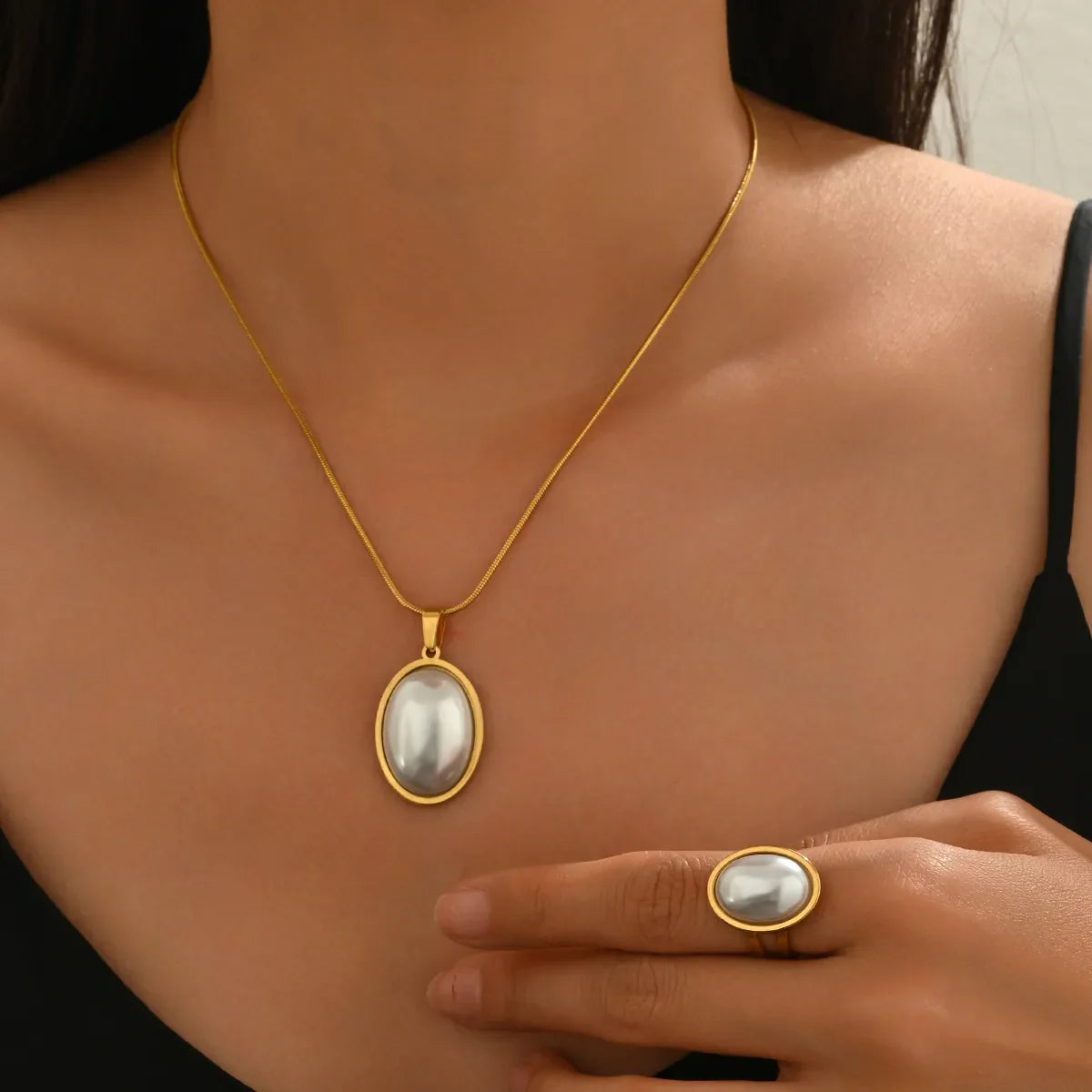 Lxalry Golden Oval Jewelry Set